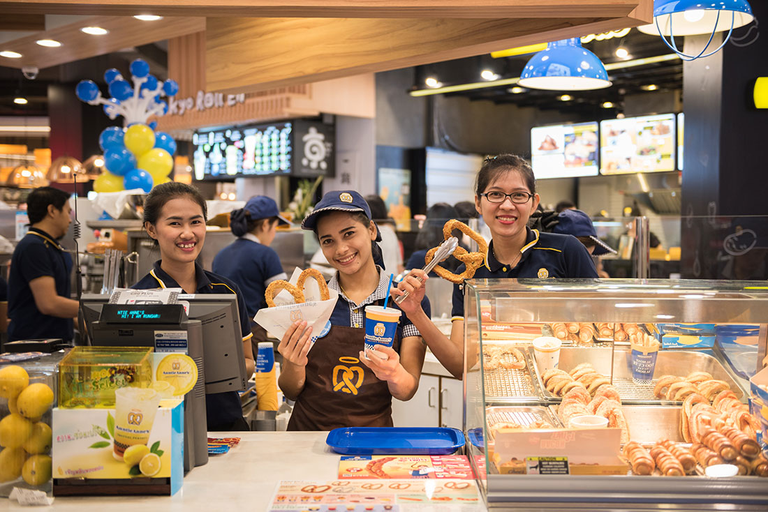 9 Auntie Anne's